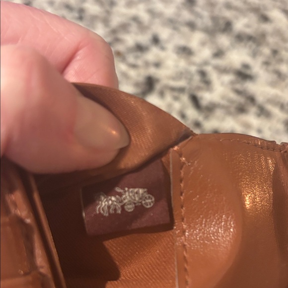 Authentic Coach Tan Leather Clutch Wallet - Pre Owned - Picture 2 of 9